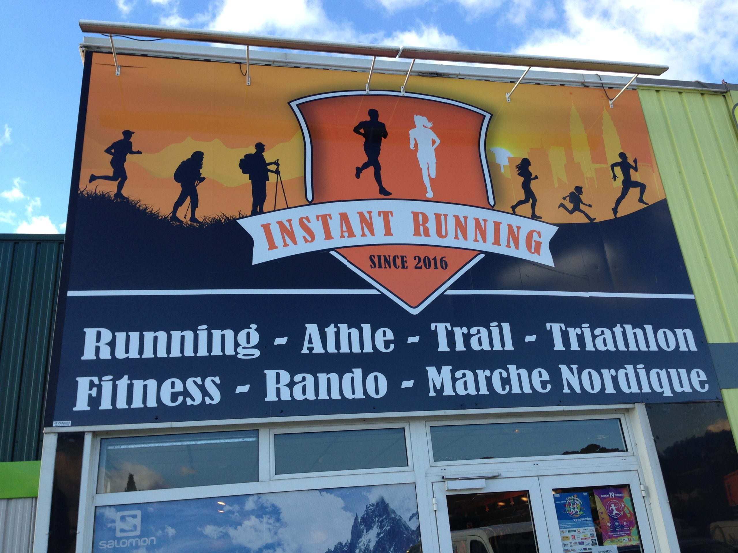 Enseigne d'Instant Running Alès, magasin spécialisé dans la vente d'articles de running